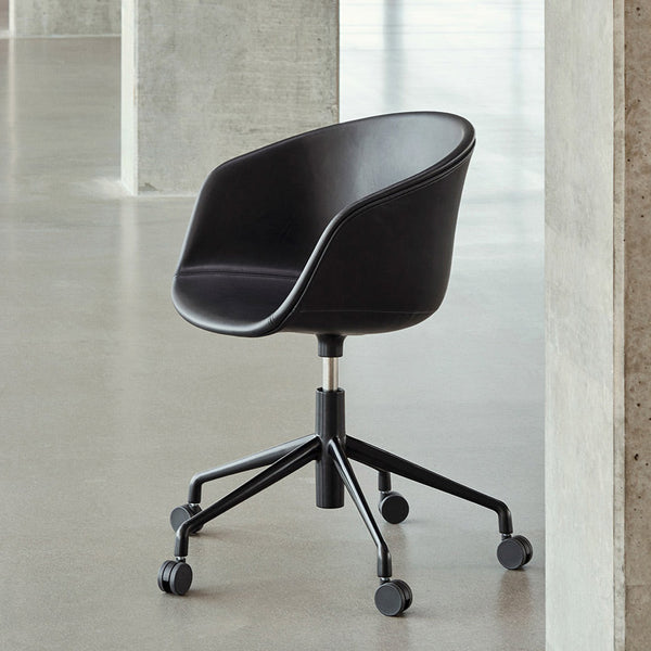 Silla About A Chair AAC 53 · HAY · ambiente