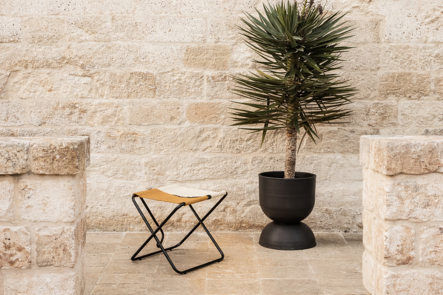 Desert Stool Black/Soil