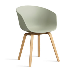 Silla About A Chair AAC 22 · HAY · pastel green 2.0 / Varnished Oak