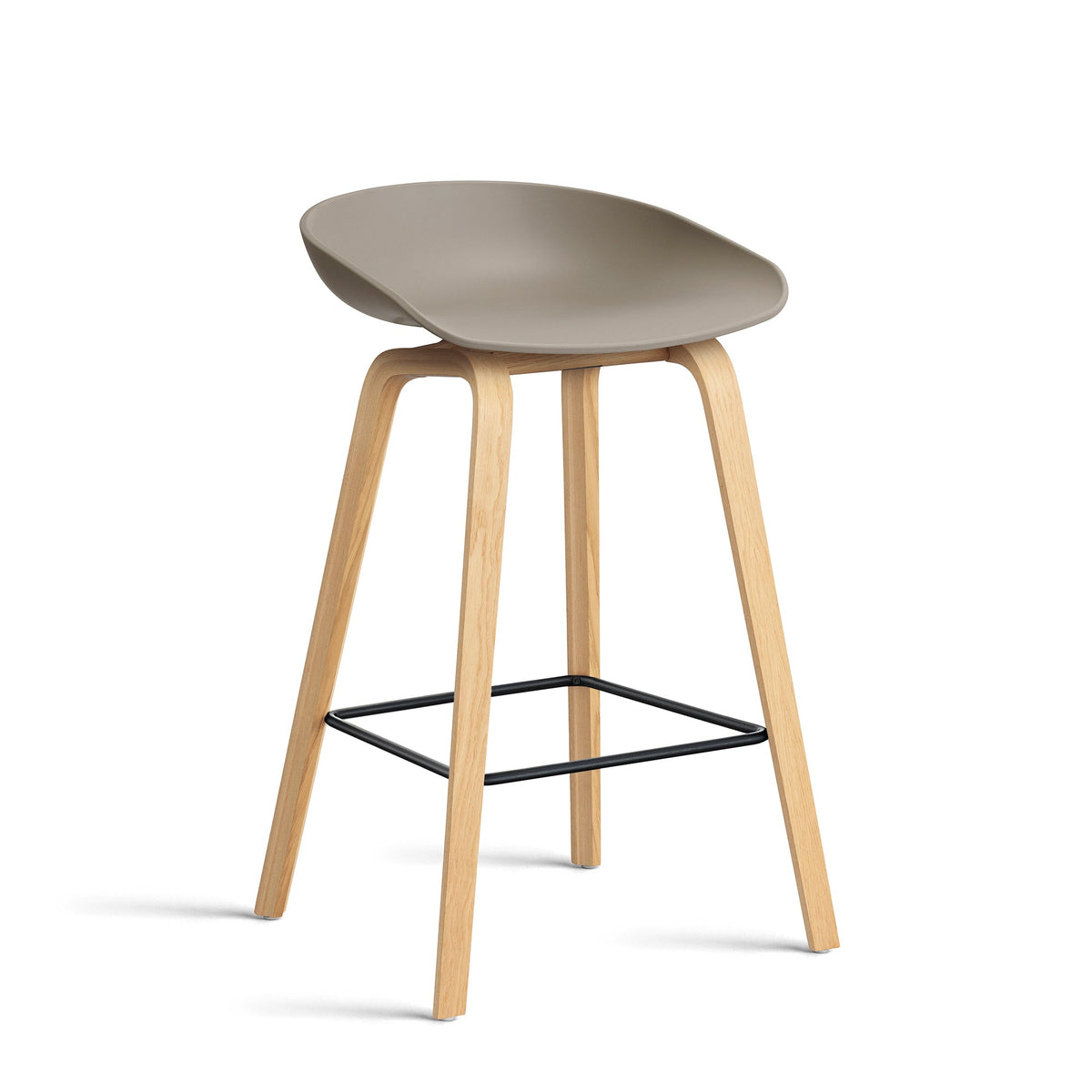 Taburete alto About A Stool AAS 32 · HAY · khaki 2.0 / H 65 cm / Varnished Oak / Black Steel