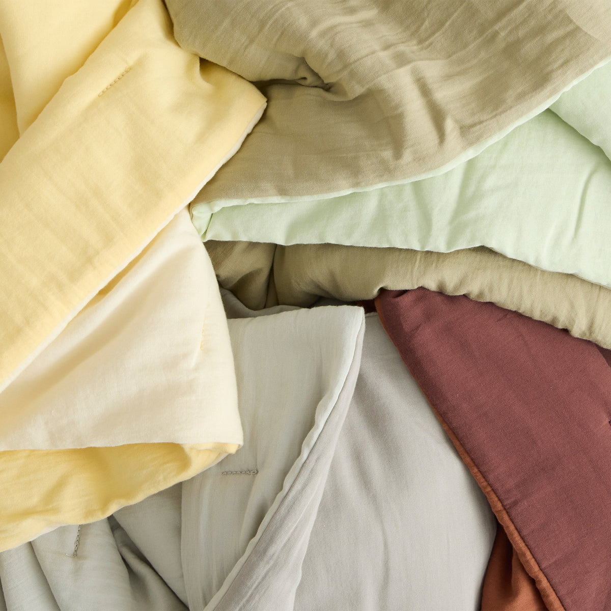 Manta acolchada Air Quilt · HAY · ambiente