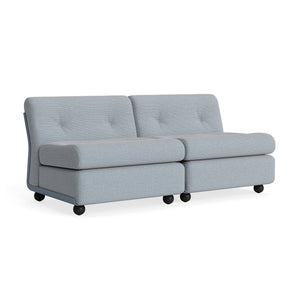 Sofá de 2 plazas Amanta · HAY · Kvadrat Naveli frost blue/blue-gray (723)