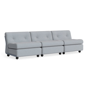 Sofá de 3 plazas Amanta · HAY · Kvadrat Naveli frost blue/blue-gray (723)