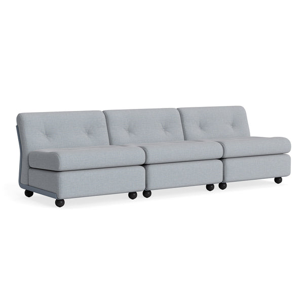 Sofá de 3 plazas Amanta · HAY · Kvadrat Naveli frost blue/blue-gray (723)