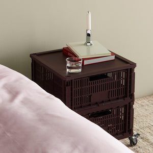 Mesa auxiliar con ruedas Colour Crate L · HAY · ambiente