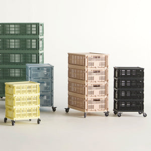 Mesa auxiliar con ruedas Colour Crate L · HAY · ambiente