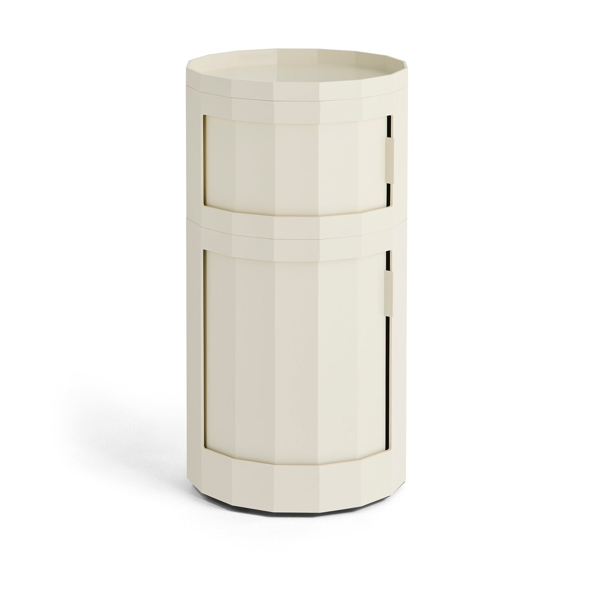 Mueble auxiliar Facet · HAY · Eggshell / 110 cm