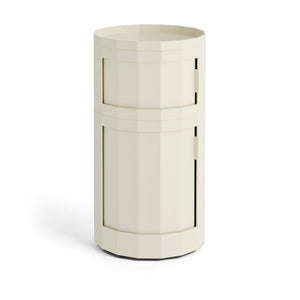 Mueble auxiliar Facet · HAY · Eggshell / 110 cm