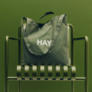 Bolso bandolera Grid · HAY · ambiente