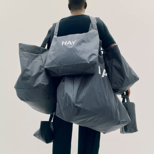 Bolso de fin de semana Grid · HAY · ambiente