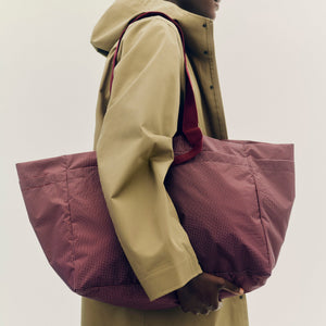 Bolso de fin de semana Grid · HAY · ambiente