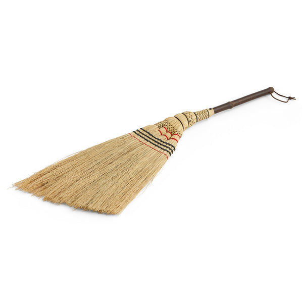 Escoba Outdoor Market · HAY · Broom