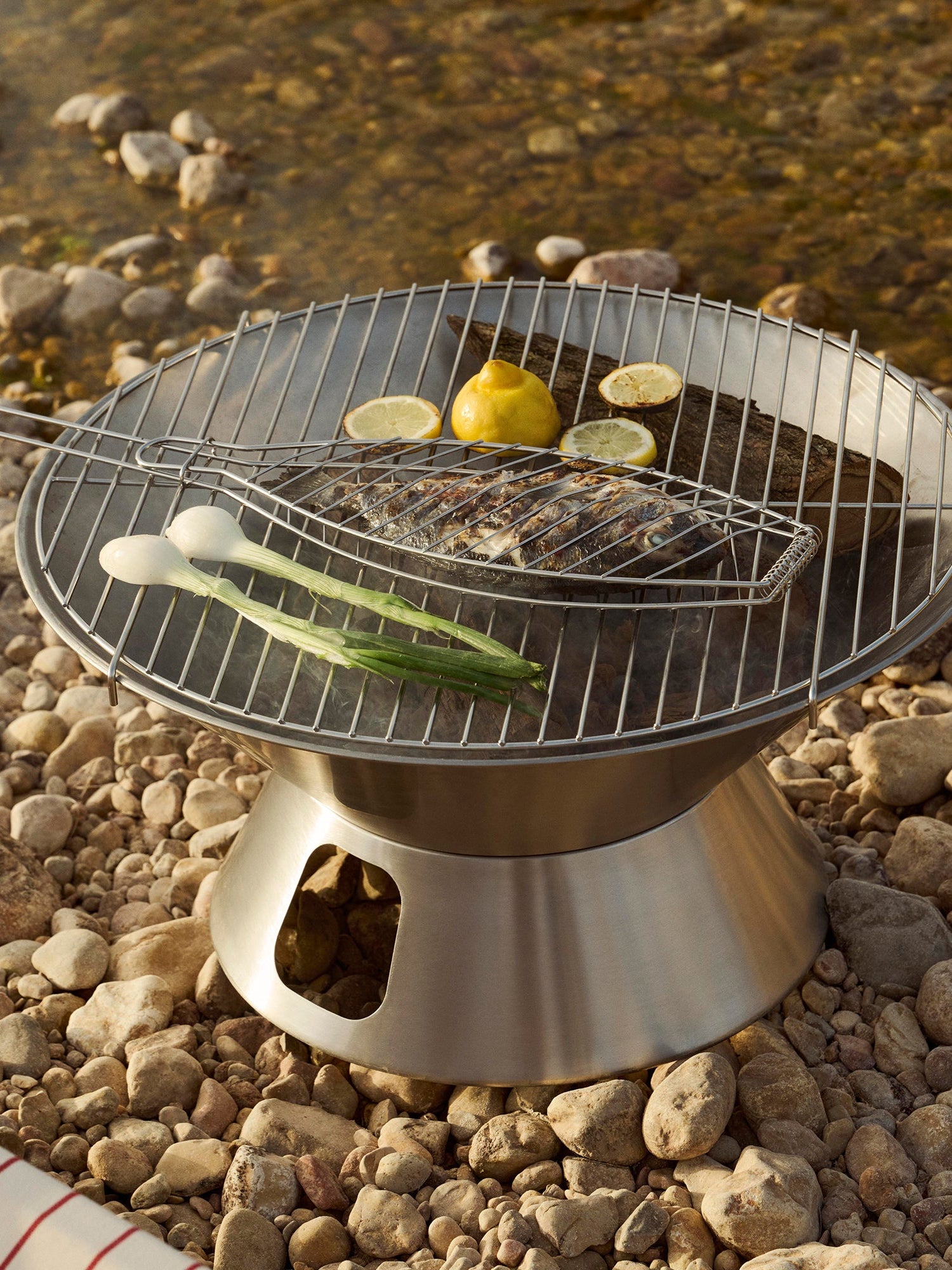 Parrilla para pescado Outdoor Market · HAY · ambiente