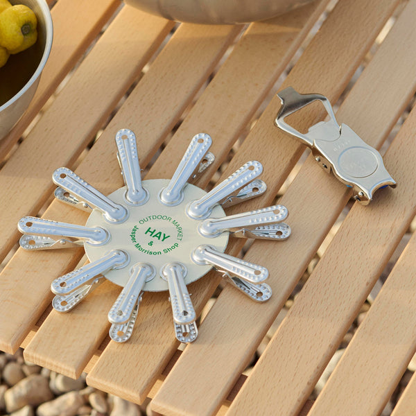 Abrebotellas Outdoor Market · HAY · ambiente