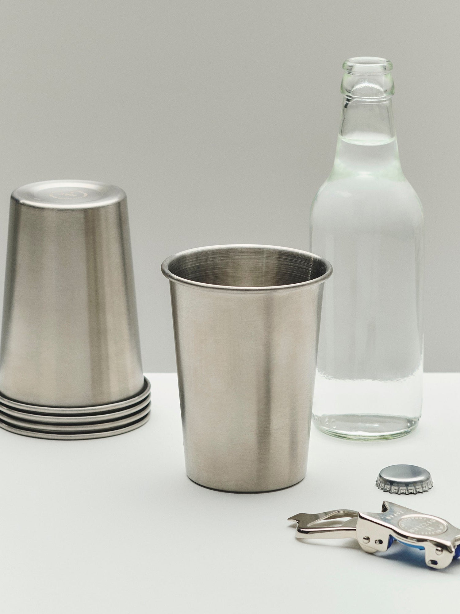 Abrebotellas Outdoor Market · HAY · ambiente