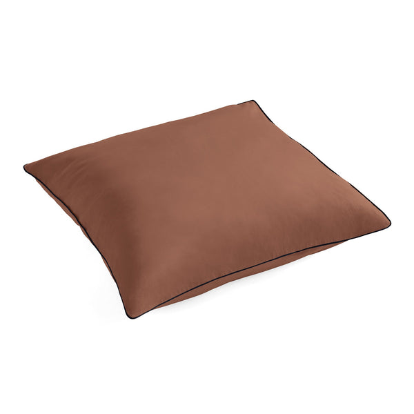 Funda de almohada Outline · HAY · Milk Chocolate / 80 x 80 cm