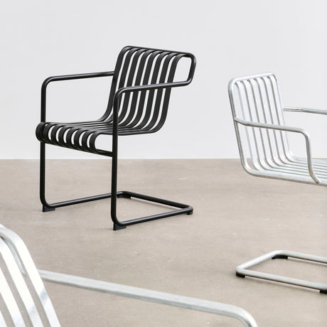 Sillón de comedor Palissade Cantilever · HAY · ambiente