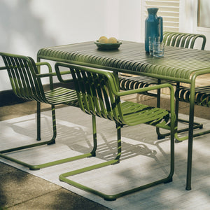 Sillón de comedor Palissade Cantilever · HAY · ambiente