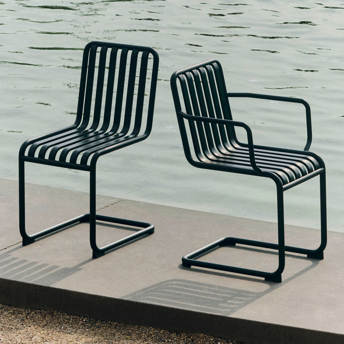 Butaca cantilever Palissade · HAY · ambiente