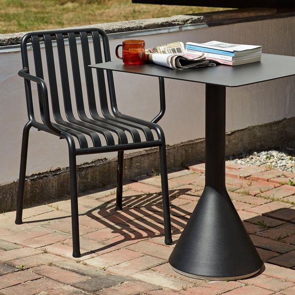 Mesa bistró Cone Palissade · HAY · ambiente