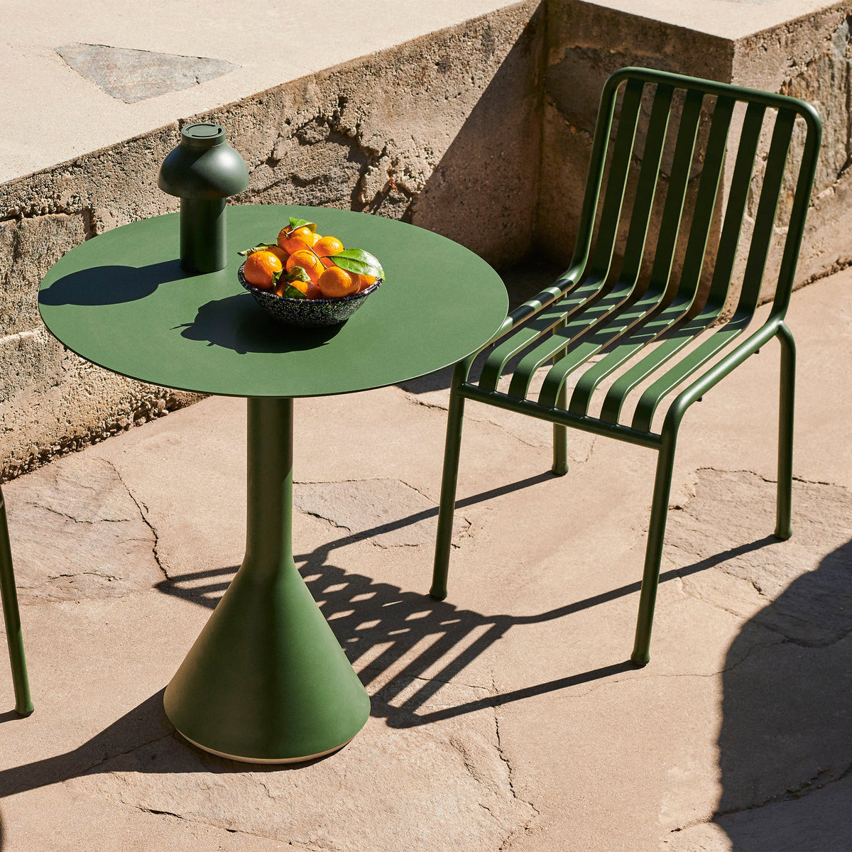 Mesa Palissade Cone · HAY · ambiente