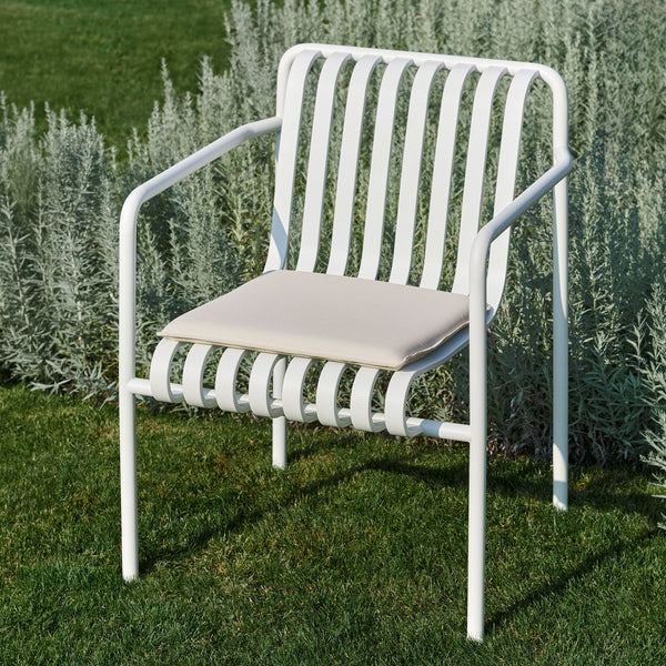 Cojín de asiento para sillón de comedor Palissade · HAY · ambiente