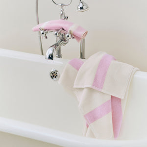 Toalla de baño Stripe · HAY · ambiente
