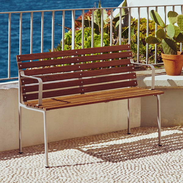 Banco de comedor de exterior Traverse · HAY · ambiente