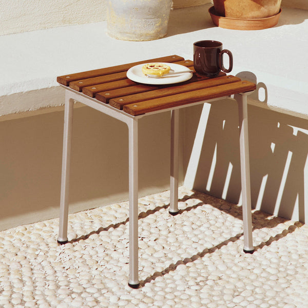Taburete de exterior Traverse · HAY · ambiente