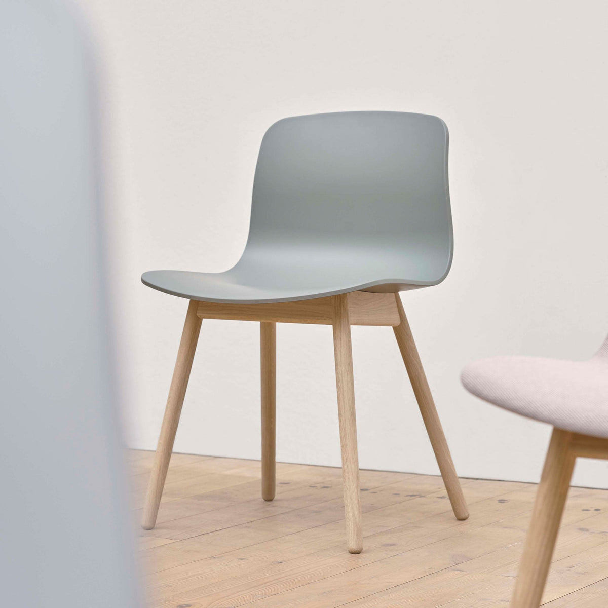 Silla About A Chair AAC 12 · HAY · ambiente