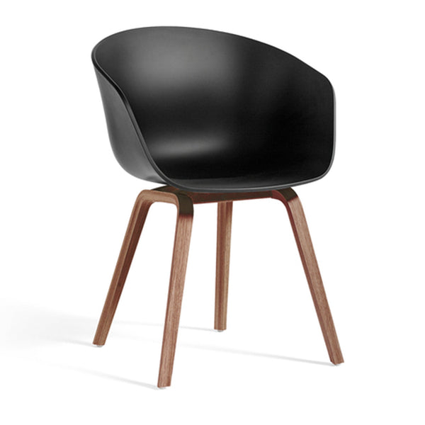Silla About A Chair AAC 22 · HAY · black 2.0 / Varnished Walnut