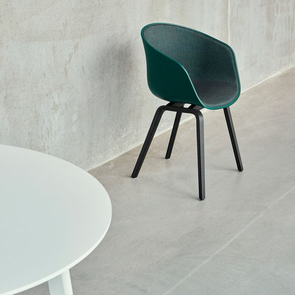 Silla About A Chair AAC 22 · HAY · ambiente