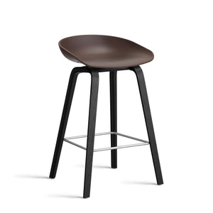 Taburete alto About A Stool AAS 32 · HAY · raisin 2.0 / H 65 cm / Black-Lacquered Oak / Stainless Steel
