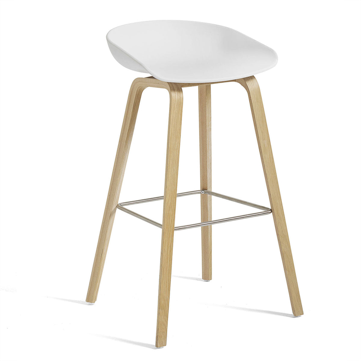 Taburete alto About A Stool AAS 32 · HAY · white 2.0 / H 75 cm / Varnished Oak / Stainless Steel