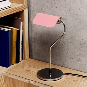 Lámpara de mesa Apex · HAY · ambiente