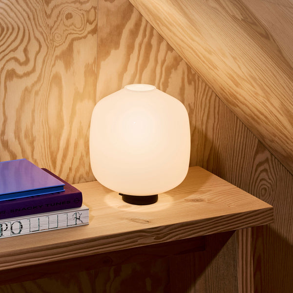 Lámpara de sobremesa Buoy Glass · HAY · ambiente