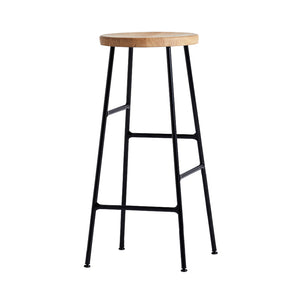 Taburete alto Cornet · HAY · Oak, Oiled / H 75 cm / Powder-Coated Soft Black