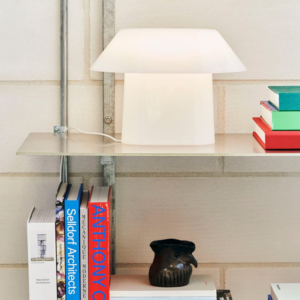 Lámpara de sobremesa LED Drome · HAY · ambiente
