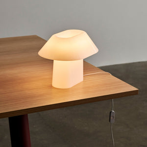 Lámpara de sobremesa LED Drome · HAY · ambiente