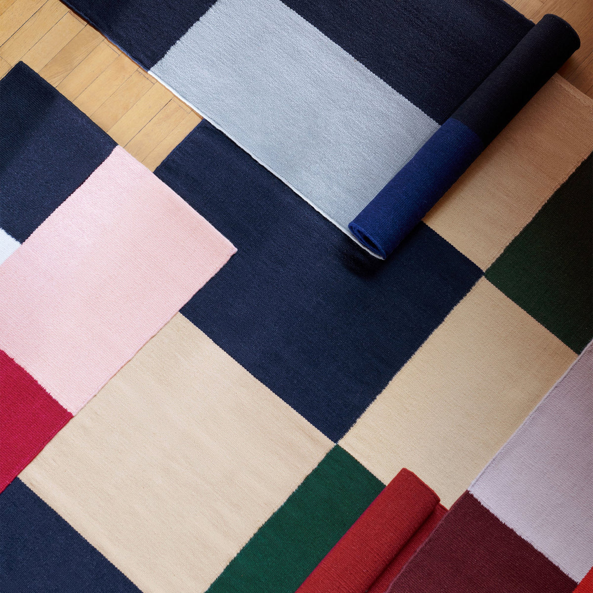 Alfombra de pasillo Ethan Cook Flat Works · HAY · ambiente