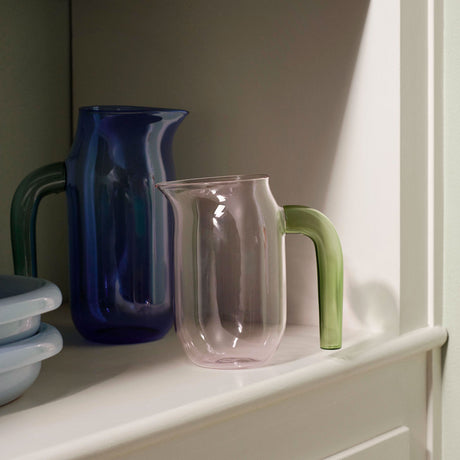 Jarra de vidrio Glass Pitcher · HAY · ambiente