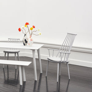 Silla J110 · HAY · ambiente