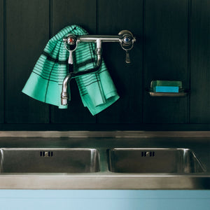 Paño de cocina Linear · HAY · ambiente