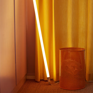 Barra de luz LED Neon · HAY · ambiente
