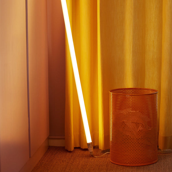 Barra de luz LED Neon · HAY · ambiente