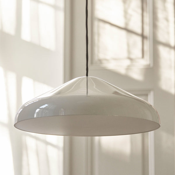 Lámpara colgante Pao Steel · HAY · ambiente