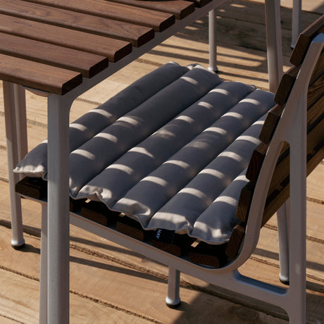 Cojín de asiento para silla de exterior Traverse Quilted · HAY · ambiente