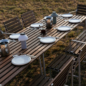 Mesa de exterior Traverse · HAY · ambiente