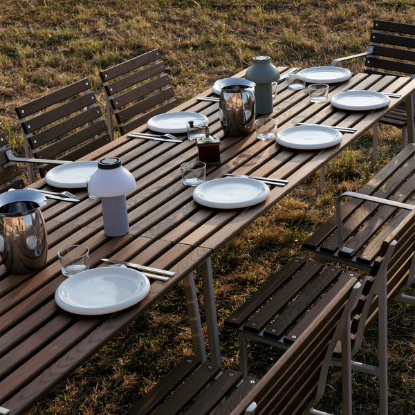 Mesa de exterior Traverse · HAY · ambiente