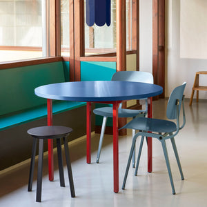 Mesa de comedor redonda Two-Colour · HAY · ambiente